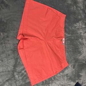 Old Navy Mid-Rise Twill Everyday Shorts Coral size 14